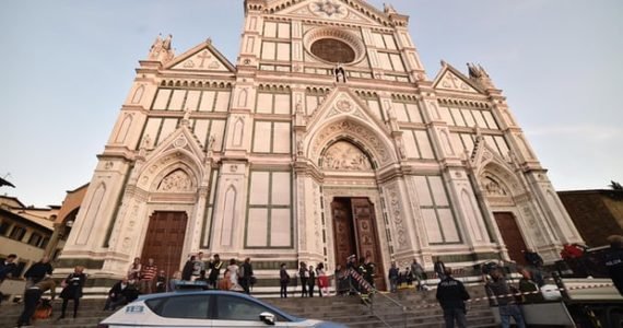 Falling Stone Fragment In Famous Florence Church Kills Tourist Falling Stone Fragment In Famous Florence Church Kills Tourist