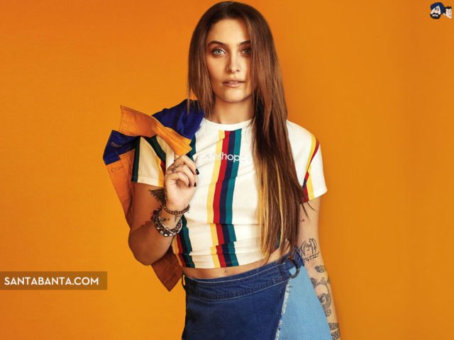 Paris Jackson Jesus, habit