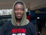 Leke Adeboye Gifts Corn Seller Money After Watching Her Pray Over Her Charcoal Pot Leke Adeboye gifts a road side corn seller money after watching her display a very uncommon faith.