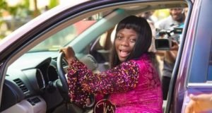 Prophet Joshua Iginla Gifts Singer Yinka Alaseyori Toyota SUV Prophet Joshua Iginla Gifts Yinka Alaseyori Toyota SUV