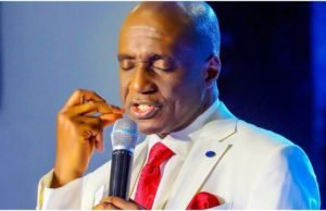 “Rich People Don’t Switch On Their Phones In Church” – Pastor Ibiyeomie Blast Believers Who Answer Call During Service Pastor Ibiyeomie On Phone Calls During Service In Church
