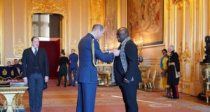 British-Nigerian Gospel Singer Muyiwa Olarewaju Receives 2020 OBE Medal From Prince William Gospel Artiste Muyiwa Olarewaju Honored With OBE Medal By Prince William