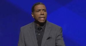 US Clergyman Creflo Dollar Apologizes & Makes Corrections To Teachings On Tithe Creflo Dollar Apologizes For Tithe Teachings From Past, Makes Correction