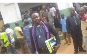 Lawyer Appears Before Court In Pastoral Robe Days After Collegue Stormed Court In Strange Apparel Lawyer Appears Court In Pastoral Robe After Colleague Stormed In Juju