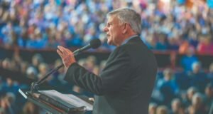 Franklin Graham To Launch ‘God Loves You Tour’ In 6 Different Cities Franklin Graham God Loves You Tour Set To Be Launched In 6 Cities In U.S