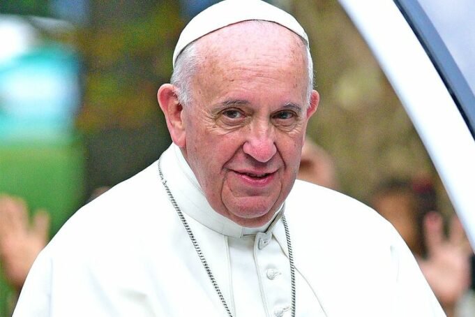 Pope Francis Remains In Critical Condition At Hospital With Pneumonia Pope Francis In Critical Condition