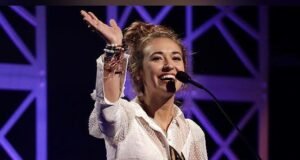 Lauren Daigle Wraps Up Holiday Season by Giving $600,000 To Charities Daigle Donates Cash To Charity