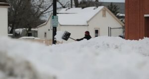 Pastors Rescue Over 100 People From Severe Snowstorm In Buffalo, New York Pastor Rescue People From Snowstorm