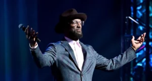 Prayers Rains As Christian Comedian & Radio Host Rickey Smiley Loses Son Rickey Smiley Loses Son