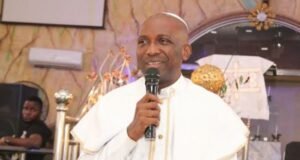 Primate Elijah Ayodele Predicts Dollar Rate May Drop To ₦900 Under President Bola Tinubu’s Reign Elijah Ayodele Predicts Dollar Drop