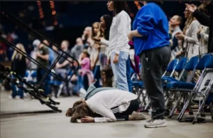 Kentucky Revival: The Outpouring Continues As 3500 People Attend Crusade! Hundreds Of Youth Baptized At Winterfest
