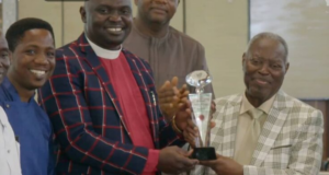 Pastor WF Kumuyi Receives “Father And Pillar Of Faith In Nigeria” Honor From YOWICAN Pastor WF Kumuyi Gets YOWICAN Honor