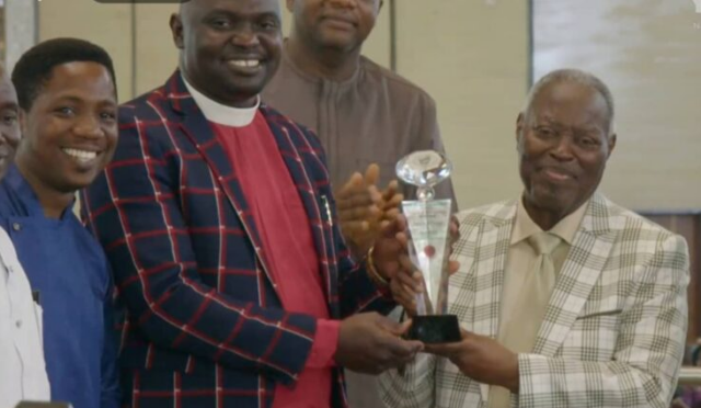 Pastor WF Kumuyi Gets YOWICAN Honor