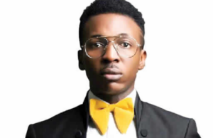 Frank Edwards Receives YouTube Silver Plaque For Surpassing 100K Subscribers Frank Edwards Gets Silver Plaque