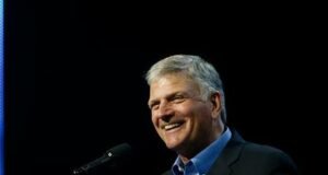 Franklin Graham Denounces Pope Francis Stance On Same-Sex Marriage Franklin Graham Criticize Pope Francis