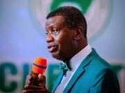 Lady Interrupts Pastor Enoch Adeboye At RCCG Convention, Demands Ordination Lady Demands Ordination