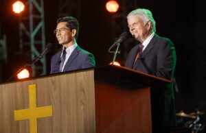 “God Loves You” – Franklin Graham Proclaims Christ To Over 70,000 In Argentina Franklin Graham Proclaims Christ