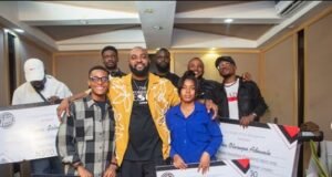 Neon Adejo Surprises Crew Members With Cash Prize At End Of The Year Party Neon Adejo Surprises Crew Members