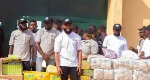 Woli Arole Donates Relief Materials To Agodi Prison In Ibadan, Oyo State Woli Arole Donates Materials