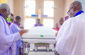 Governor Siminalayi Fubara Donates N50M To Church In Memory Of Aide’s Mother Siminalayi Fubara Donates N50M To Church