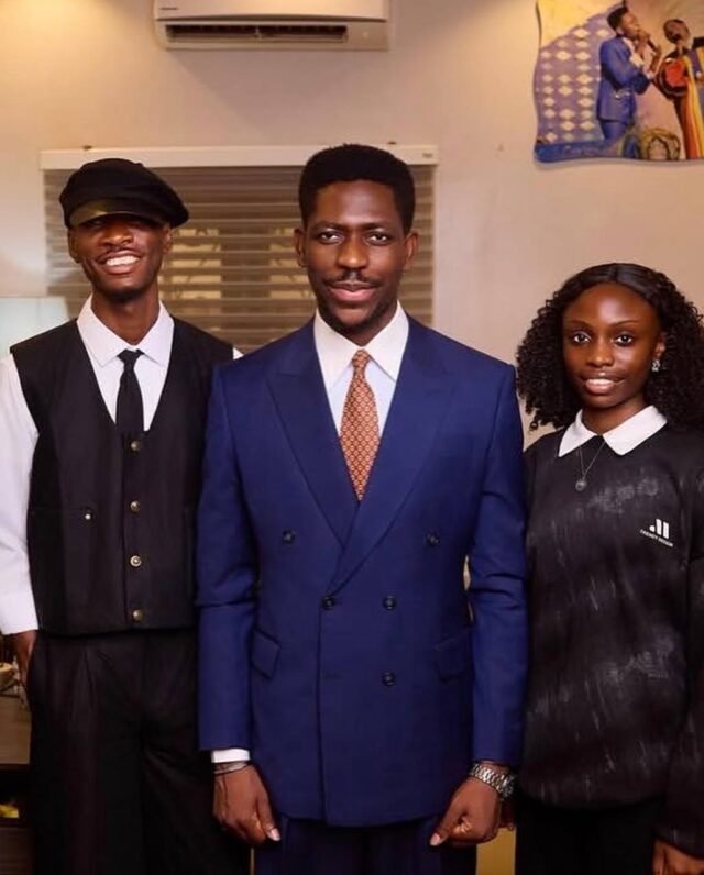 Moses Bliss Introduces Artists